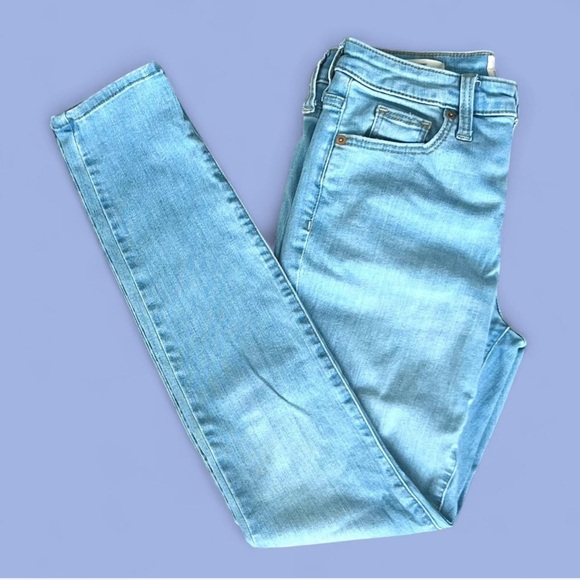 🩵 Universal Thread 🩵 | High Rise Skinny (Light Wash Blue Jeans) - Picture 1 of 4